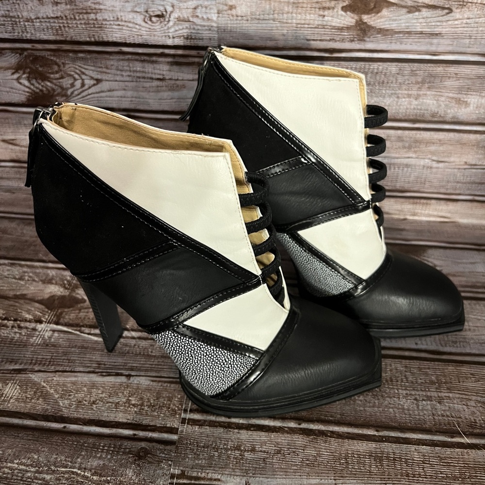 GX Gwen Stefani Masako Heels Size 9